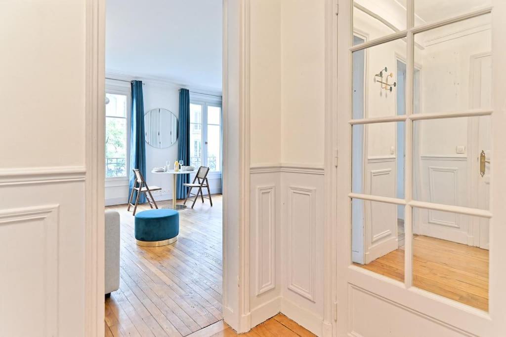Apartment Haussmannien Lumineux Et