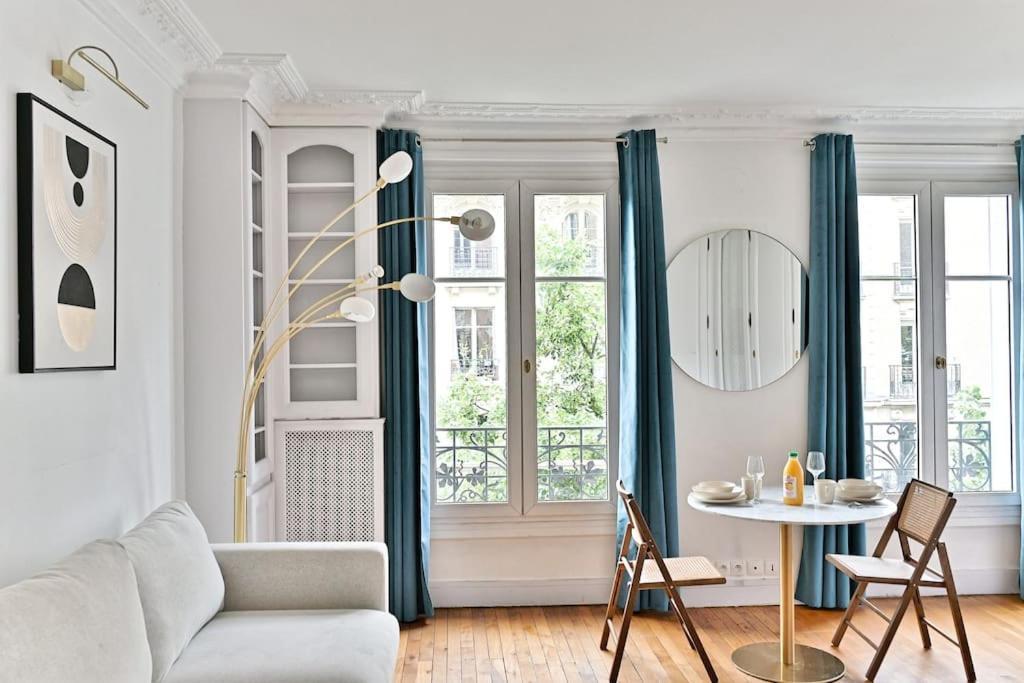 Apartment Haussmannien Lumineux Et *